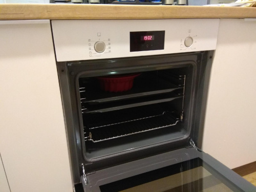 Духовой шкаф Bosch HBF134YS1 (Serie2 / нерж / EcoClean Direct / телескоп / LED-дисплей / 3D-HotAir) фото 2